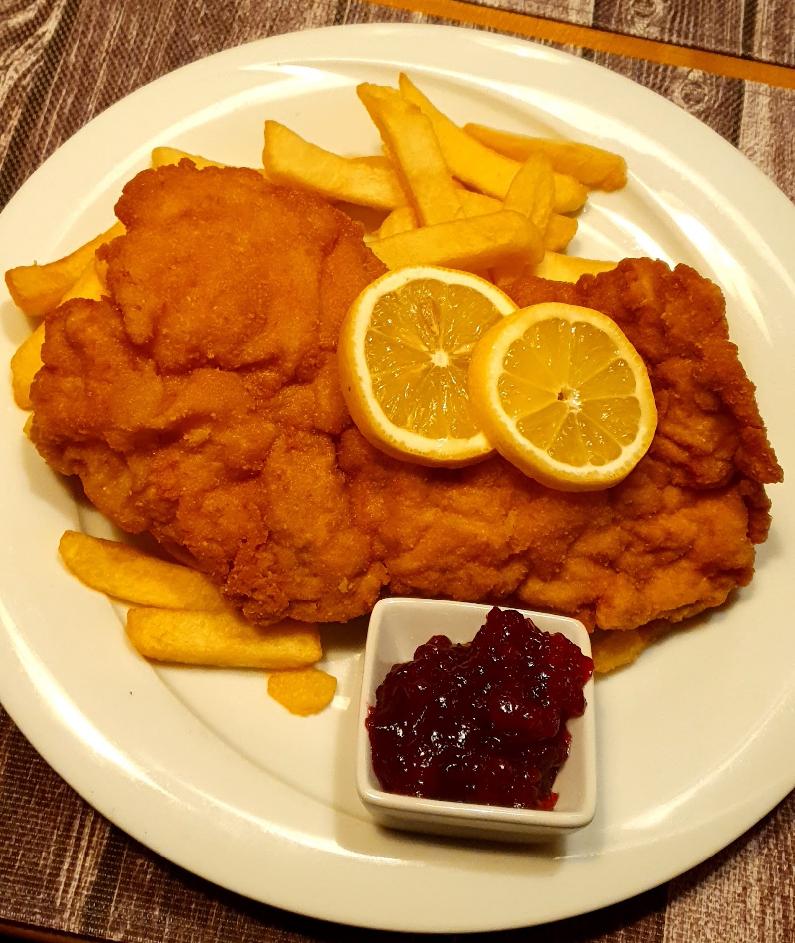 Kalbswiener mit Erdäpfelsalat